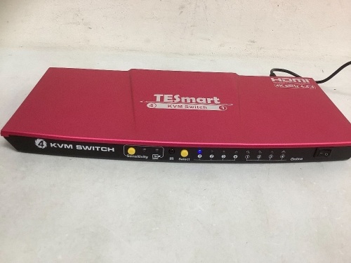 TESmart Dual Monitor KVM Switch, Power Up, Appears new, Sold as is - Lot 437