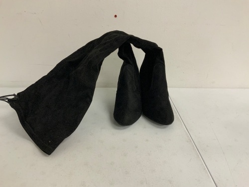 WildDiva Womens Boots, 7.5, Appears New, Sold as is - Lot 500