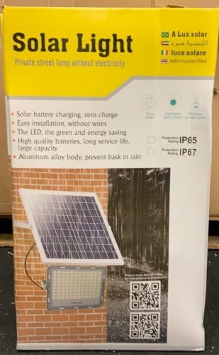 Solar Flood Light, Appears new, Sold as is - Lot 508