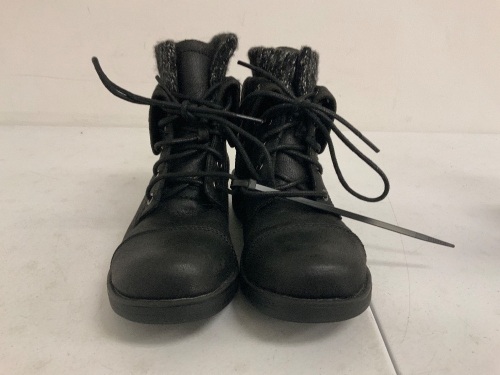 Womens Boots, 6M, E-Commerce Return, Sold as is - Lot 612