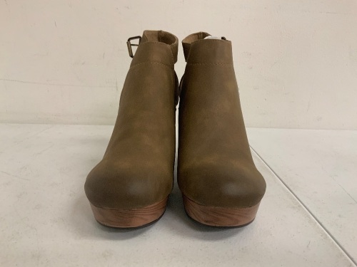 Natural Reflections Womens Shoes, 7.5, Appears New, Sold as is - Lot 681