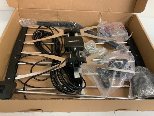 Outdoor TV Antenna, Appears New, Sold as is - Lot 716