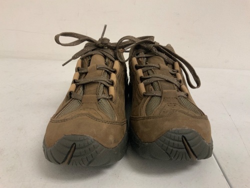 Vasque Womens Shoes, Size 7.5M, E-Comm Return - Lot 721