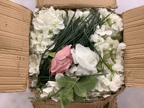 Auihiay 104pc Artificial Flowers  - Lot 166