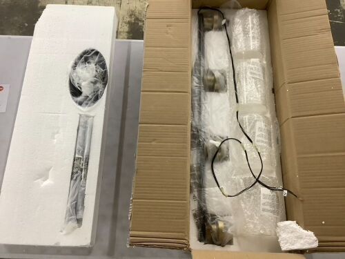 Vanity Light Fixture 4 Light - Lot 381