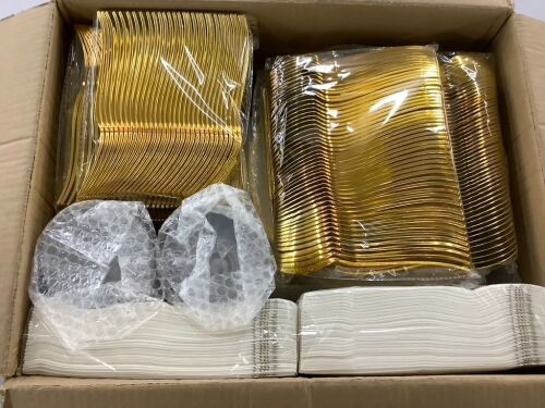 Gold Plastic Tableware  - Lot 671