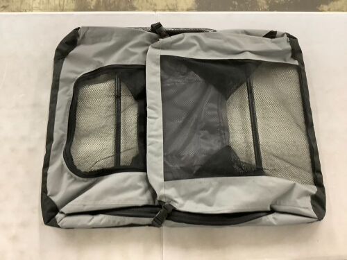 Pet Travel Crate  - Lot 483