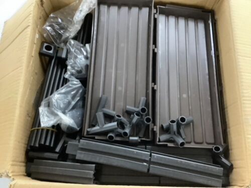 2 Pack Raised Garden Bed Planter Boxes with Trellis - Lot 588