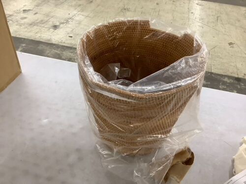 Rattan Laundry Hamper With Removable Liner Bag - Broken Handles - Lot 769