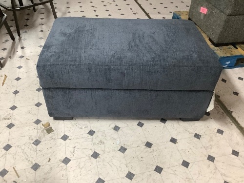 Broyhill storage ottoman - Lot 183