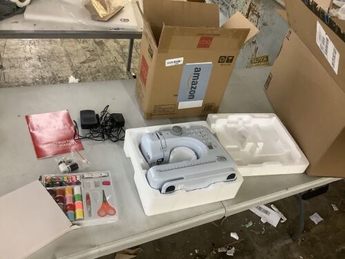 6V Portable Foot Pedal Sewing Machine w/ 12 Stitch Patterns - Lot 851