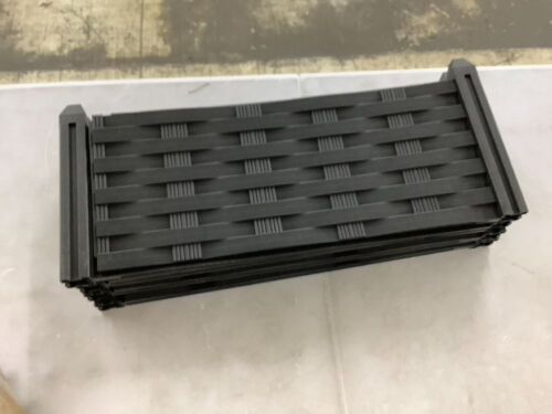 Garden Fence Border, 8 Pieces - Lot 509