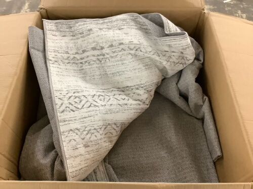 Area Rug, Unknown Size  - Lot 500