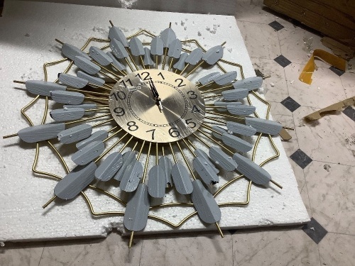 Mid Century Sunburst Clock Large Starburst Wall Clocks Battery Operated 3D Metal  - Lot 121