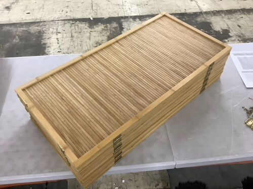 6 Panel Room Divider - Missing Hardware, Broken Panel - Lot 394