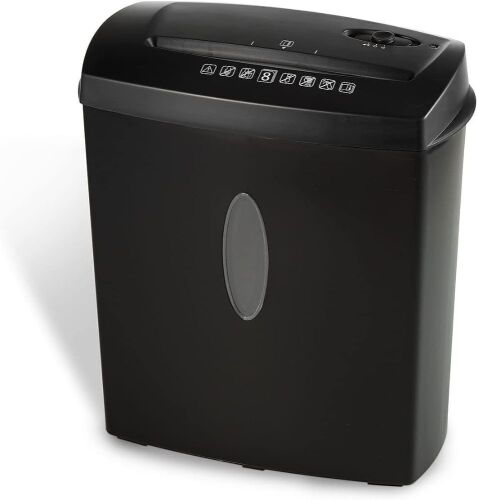 Staples 8-Sheet Cross-Cut Shredder  - Lot 452