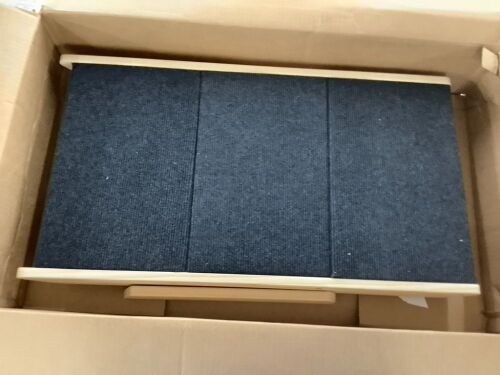 RunLexi 3 Step Folding Pet Stairs  - Lot 621