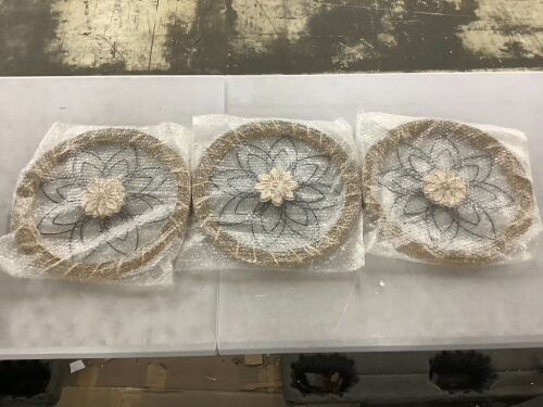 16" Wall Decor, 3 pc  - Lot 821
