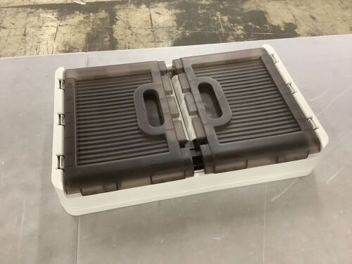 Collapsible Plastic Storage Bins, 3 pack - 1 Cracked on Corner - Lot 479