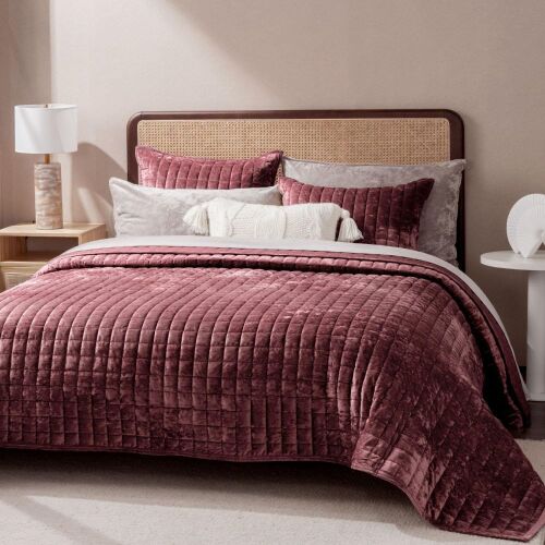 RECYCO Luxury Velvet Quilt with 2 Pillow Shams, Queen Size - Lot 286