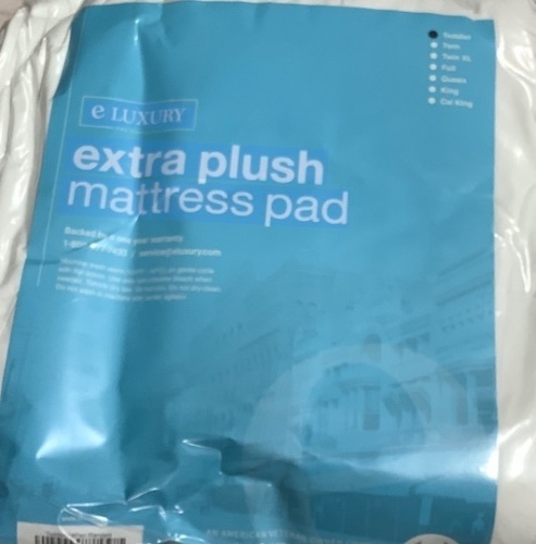 E LUXURY extra plush mattress pad-toddler - Lot 176