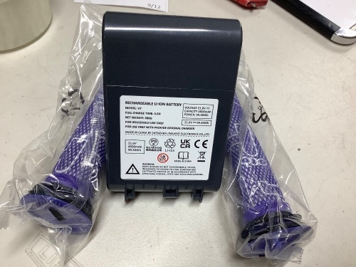 Lot of 14 Lithium-ion batteries-vacuum model v7 - Lot 177