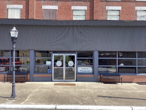 Shop in store Monday - Saturday 9 am to 6 pm.SEE PHOTOS - Lot 3