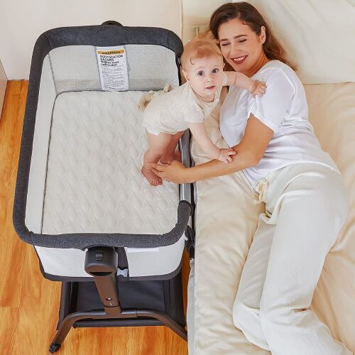 BabyBond Baby Bassinet - Lot 820