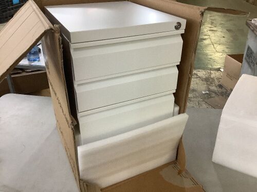 3-Drawer Mobile File Cabinet with Lock - Dented - Lot 168