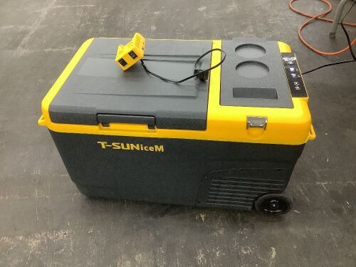 28 Quart Dual Zone Portable Refrigerator Compatible with Dewalt 18-20V Battery - Missing 12V Vehicle Plug  - Lot 72