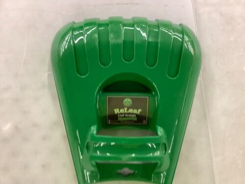 ReLeaf Hand Held Leaf Scoop - Lot 712