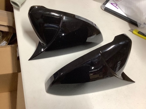 Side mirror covers for Volkswagon Golf - Lot 312