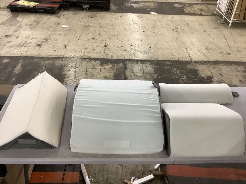 Kingfun Bed Wedge Set  - Lot 364