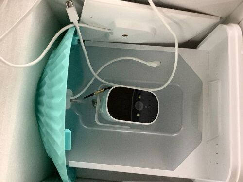 Smart Bird Feeder with Camera  - Lot 672