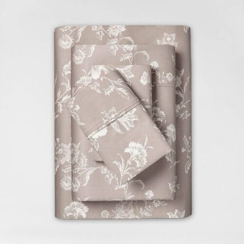  Threshold Printed Performance 400 Thread Count Sheet Set, Queen  - Lot 264