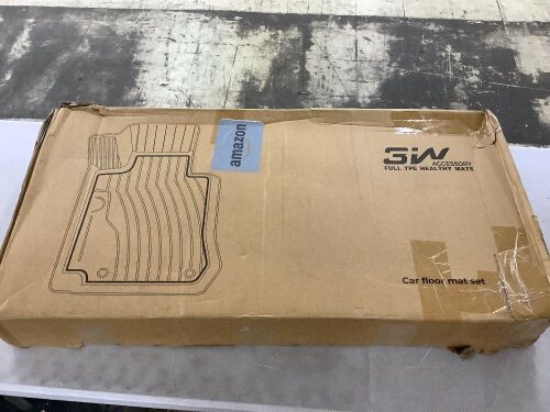 3W Car Floor Mat Set  - Lot 757
