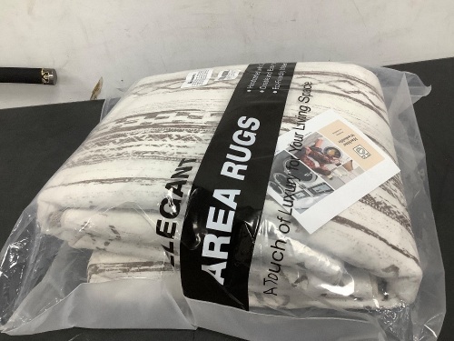 8x10 Area Rug - Lot 2737