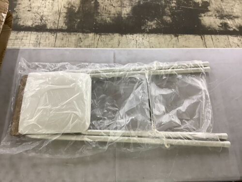 4 Pack Folding Chairs, White - Lot 227