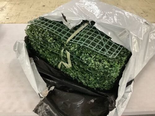 Artificial Boxwood Panels, 12 Pack  - Lot 366