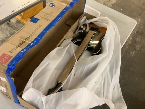 Beginner Electric Guitar Kit w/ Case, 10W Amp, Tremolo Bar - 39in  - Lot 347