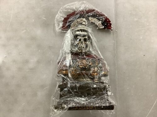 Roman Empire Legion Undead Centurion Soldier Resin Sculpture - Broken Crest - Lot 809