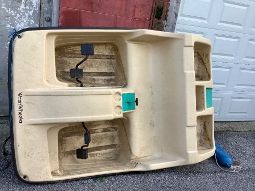 Waterwheeler 3 person pedal boat (used) good condition needs cleaning - Lot 113