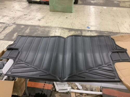 19-23 Silverado Truck Bed Mat  - Lot 386