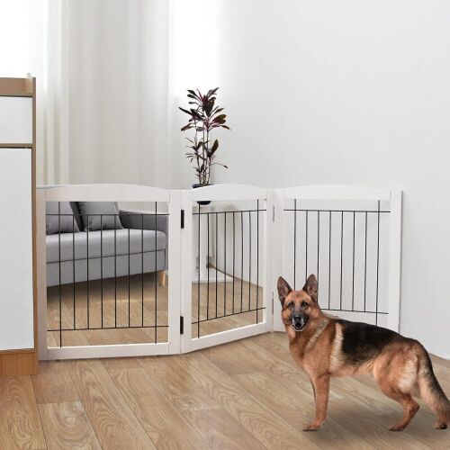 Freestanding Foldable Dog Gate - Lot 423