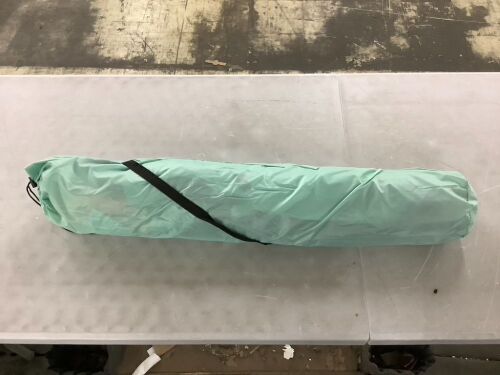 Pop Up Beach Tent - Lot 508