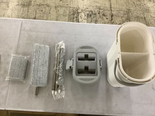 Eyliden Mop and Bucket Set  - Lot 573