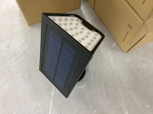 Lot of (8) Solar Spot Lights, 2 Pack - Lot 575