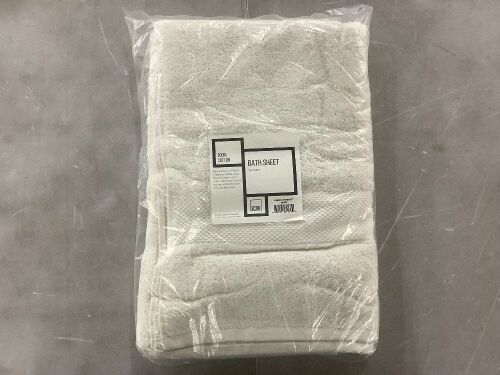 Lot of (7) Jumbo Bath Sheet - Lot 670