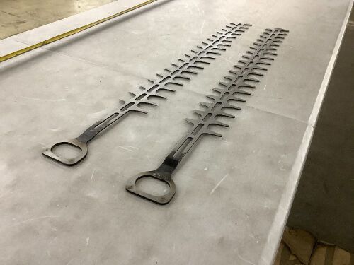 Lot of (2) Hedge Blades 30" - Lot 597