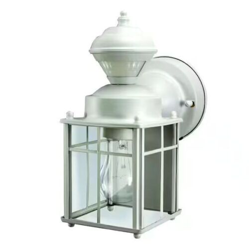 Lot of (2) Heath Zenith Bayside Matte White Farmhouse 150-Degree Motion Sensor Outdoor 1-Light Wall Sconce - Lot 132